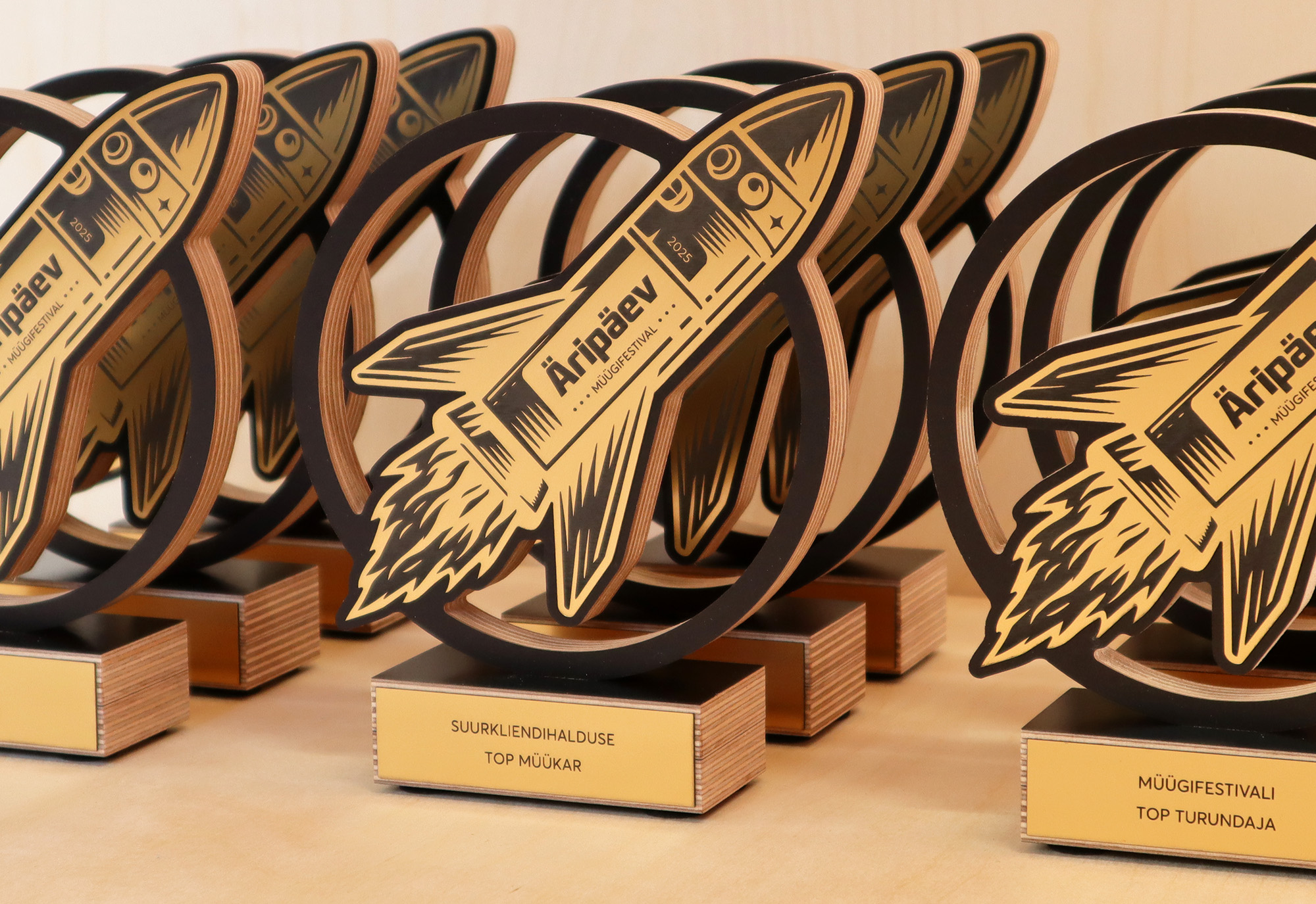 Karikad eritellimusel - auhinnad