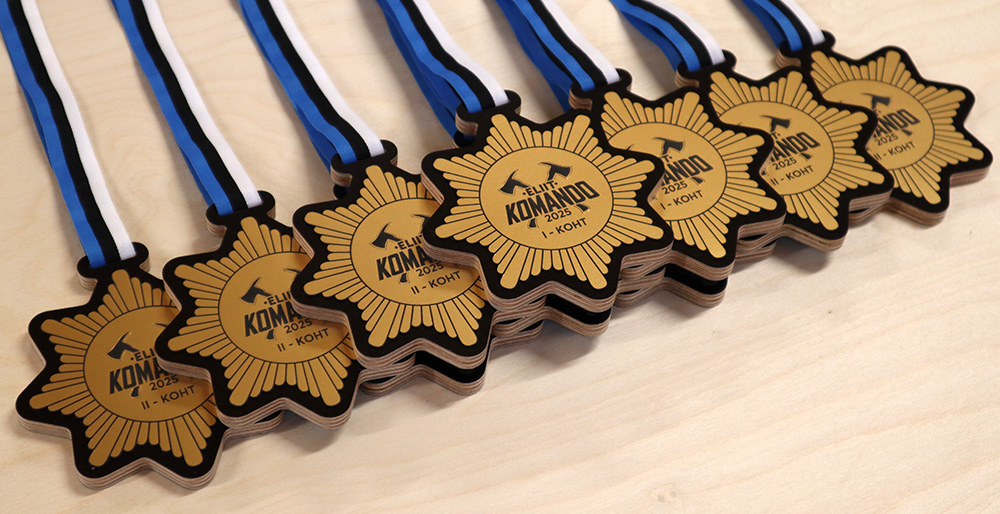 medalid ja karikad puidust